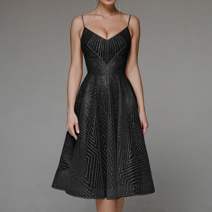 Alondra | Fashionable Dress with Elegant Open Back